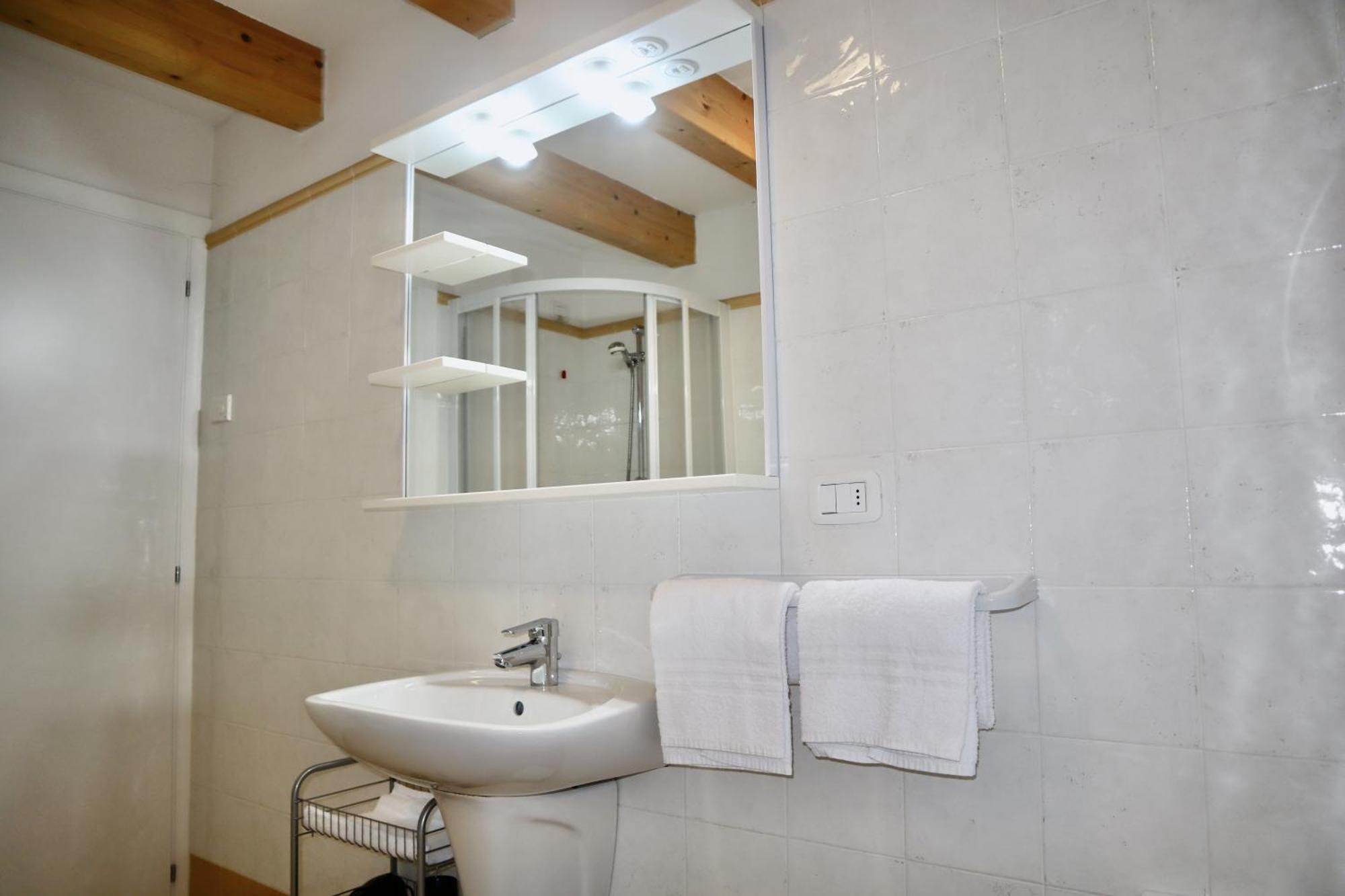 Windshouse Apartments Torbole Sul Garda Esterno foto