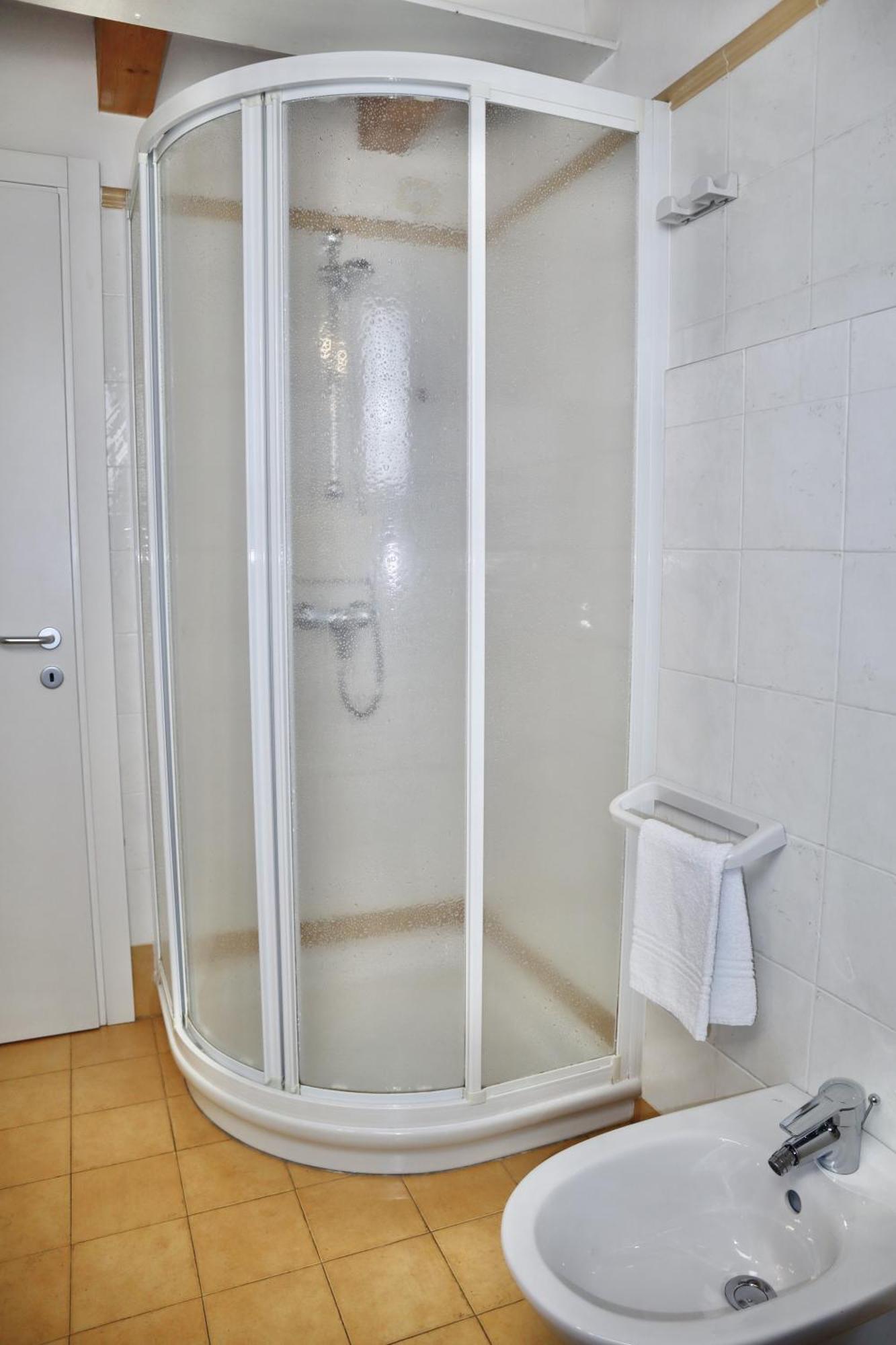 Windshouse Apartments Torbole Sul Garda Esterno foto